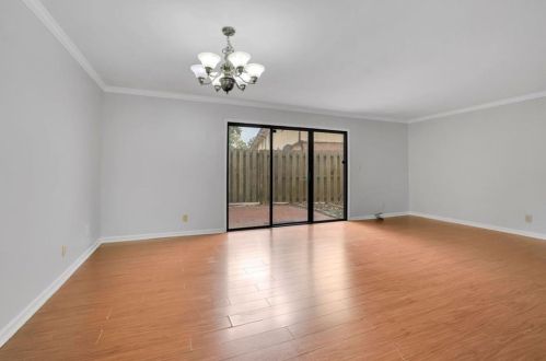2560 Bradford Sq, Atlanta GA  30345-1339 exterior