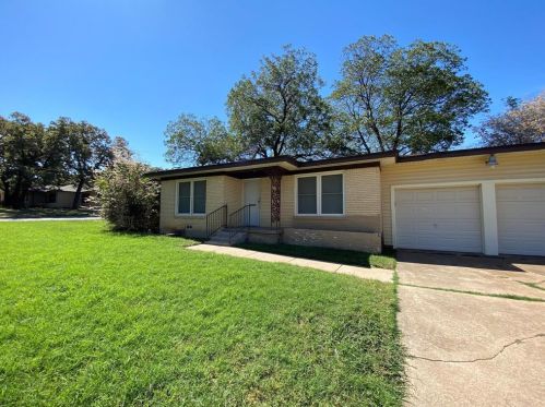 4828 Eastline Dr, Fort Worth TX  76119-4604 exterior