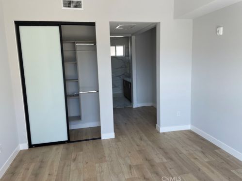 361 Myrtle St, Glendale CA  91203-2207 exterior