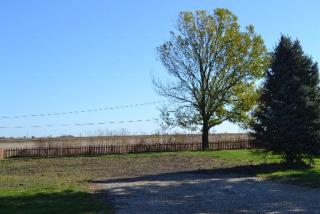 1975 Janet Ct, Sandwich, IL 60548-9202