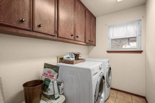 2207 Baltusrol Dr, Austin TX  78747-1202 exterior