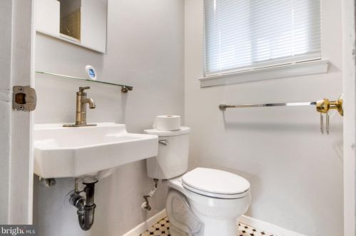 10911 Breewood Ct, Silver Spring MD 20901-1006 exterior