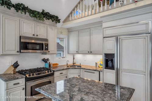 211 Canal Ln, Lavallette NJ  08735-1604 exterior