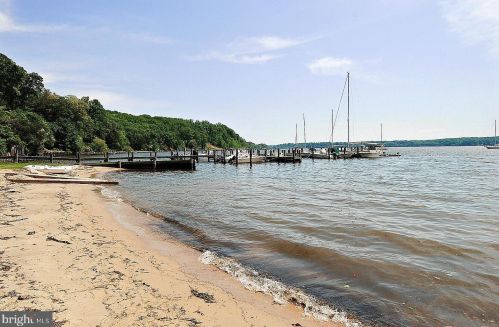 410 Old County Rd, Severna Park MD 21146-4655 exterior