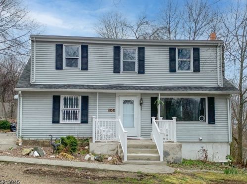 102 Lakeside Blvd, Hopatcong, NJ 07843-1400