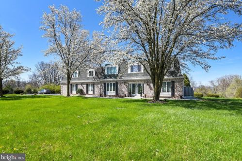 2735 Ritner Hwy, Carlisle PA  17015-9428 exterior