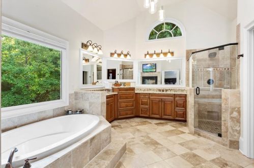 284 Hedden Rd, Atlanta GA  30342-2768 exterior