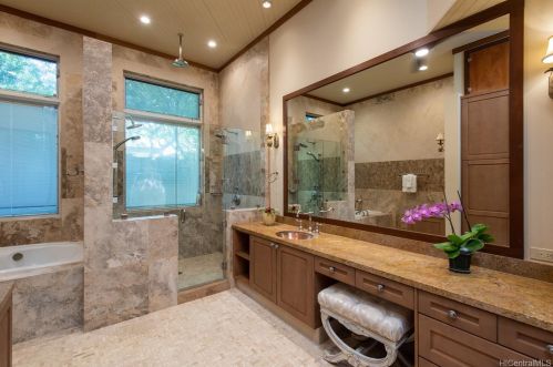 4550 Kahala Ave, Honolulu HI  96816-4924 exterior