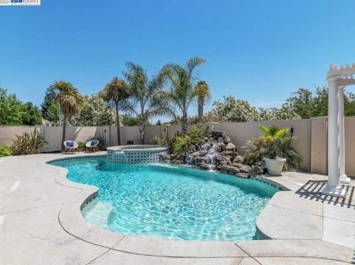 2552 Gelding Ln, Livermore, CA 94551-8823