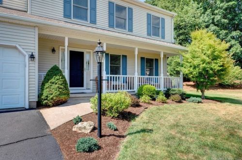 40 Hazelwood Dr, Southington, CT 06489-4440