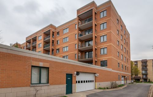 1636 Ashland Ave, Des Plaines IL  60016-7727 exterior