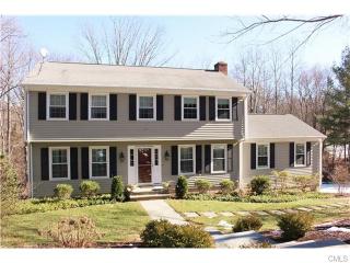 5 Corn Hill Rd, Huntington, CT 06484-3621