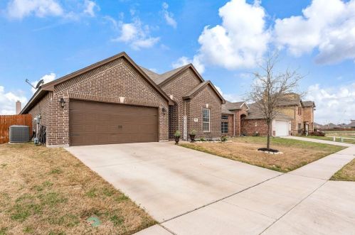 7441 Durness Dr, Fort Worth, TX 76179-4813