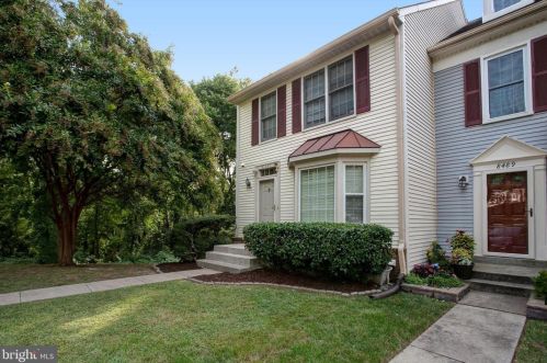 8487 Canyon Oak Dr, Springfield, VA 22153-3500