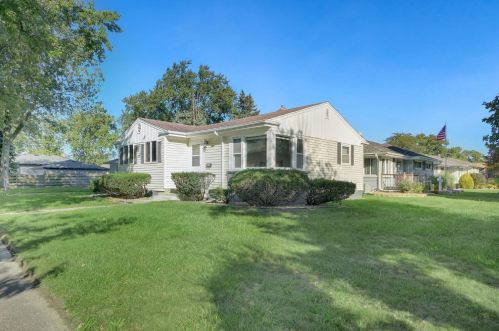 9248 Cottage Grove Pl, Hammond IN  46322-2819 exterior