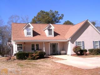 725 Bexton Rd, Moreland, GA 30259-2798