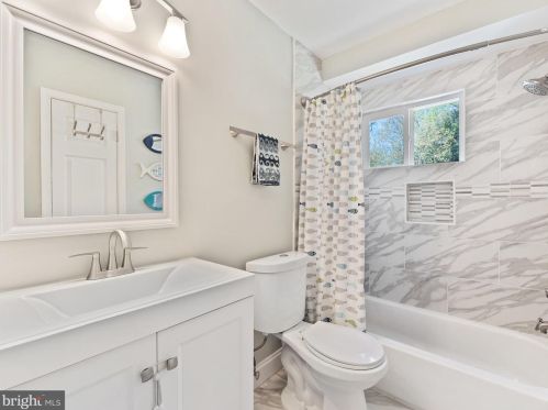 810 Venice Dr, Silver Spring MD 20904-2065 exterior