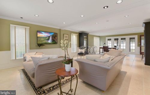 315 Maple Ave, Haddonfield NJ 08033-1438 exterior