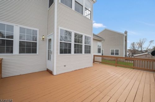 53 Saxton Dr, Hackettstown NJ  07840-1742 exterior