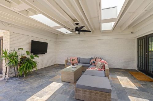 5463 Woodway Dr, Fort Worth TX  76133-2041 exterior