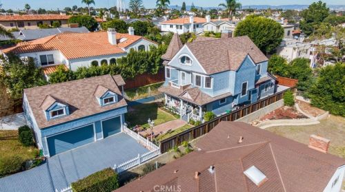 1639 3rd St, Manhattan Beach, CA 90266-6303
