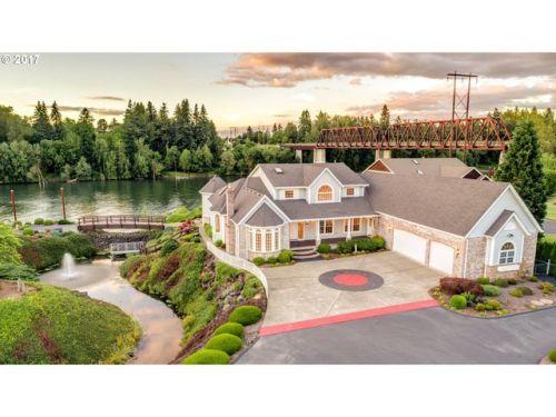 26097 Butteville Rd, Aurora OR  97002-8543 exterior