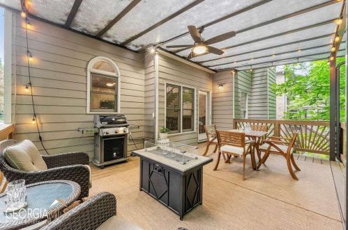 165 Fieldsborn Ct, Atlanta GA  30328-1039 exterior