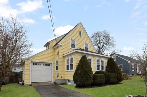 23 Locust Ter, Warren, RI 02885-4107