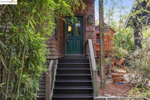 2632 College Ave, Berkeley, CA 94704-3407