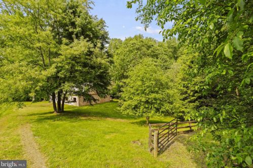 11300 Corobon Ln, Great Falls, VA 22066-1425