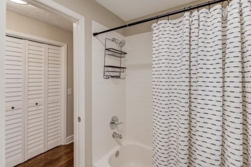 1000 Camden Ct, Atlanta GA  30327-4276 exterior