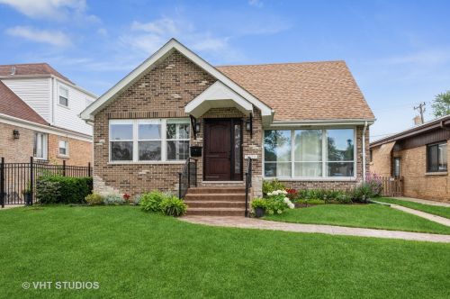 3826 Jarvis Ave, Skokie, IL 60076-3919