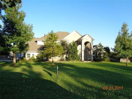 4608 Caliburn Pkwy, Edmond, OK 73034-4064