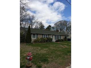 51 Duchess St, Warwick, RI 02886-6812