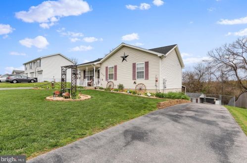 170 Pacific Blvd, Hedgesville, WV 25427-6261