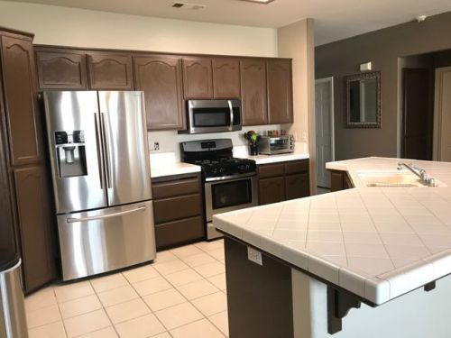 1234 Mission Dr, Lemoore, CA 93245-4727