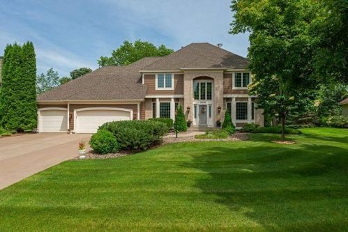 3029 Edgewater Pl, Saint Paul, MN 55125-8706