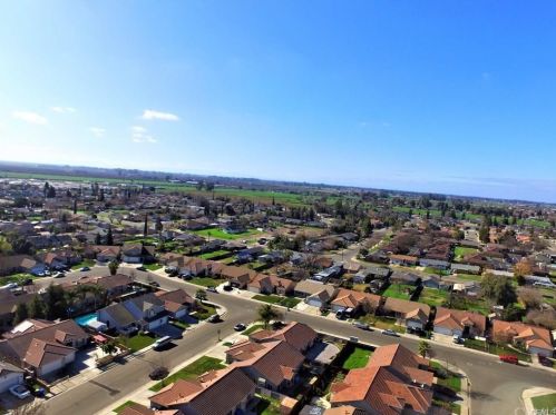 2146 China Bar Dr, Merced, CA 95348-3633