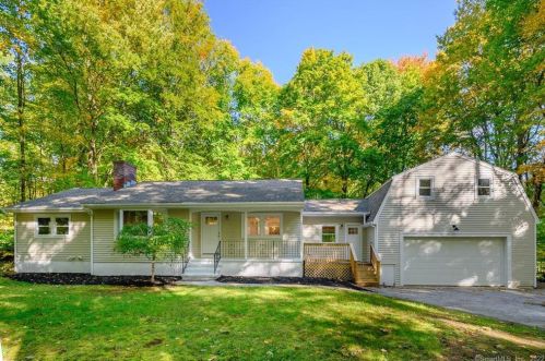 28 Bradley Ln, Sandy Hook, CT 06482-1621