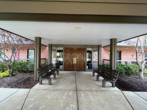 6443 Clarendon Hills Rd, Willowbrook IL  60527-2150 exterior