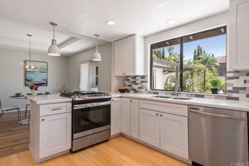 2004 Troy Pl, Vista CA  92084-4831 exterior