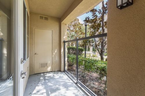 2122 Watermarke Pl, Irvine CA  92612-1698 exterior