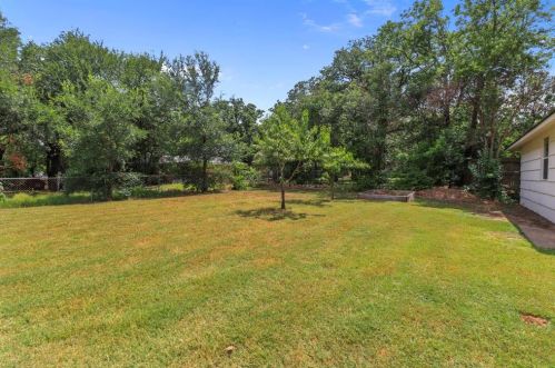 4859 Eastline Dr, Fort Worth TX  76119-4619 exterior