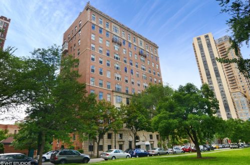 2450 Lakeview Ave, Chicago, IL 60614-2878