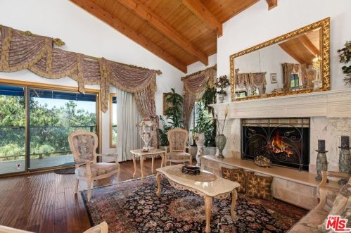4517 Gable Dr, Van Nuys CA  91316-4355 exterior