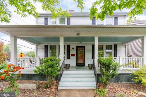 821 Brompton St, Fredericksburg, VA 22401-4701