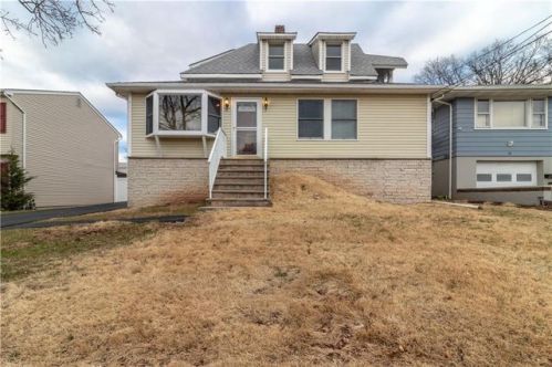 21 Robert St, Sewaren, NJ 07077-1259
