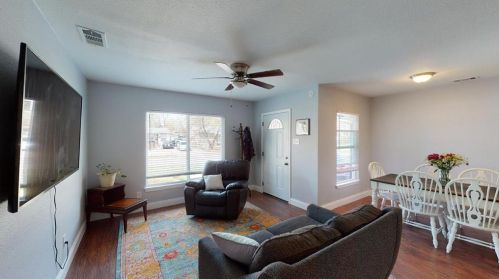 10938 Desdemona Dr, Dallas, TX 75228-2533