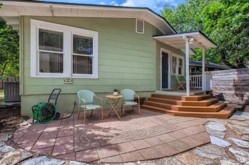 3901 Becker Ave, Austin TX  78751-5209 exterior