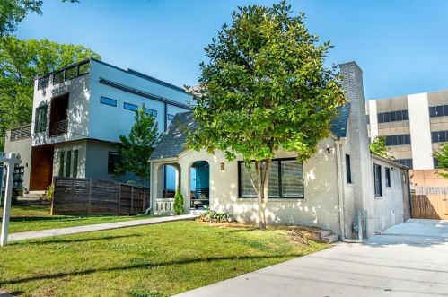 121 Holiday Ave, Atlanta, GA 30307-2611